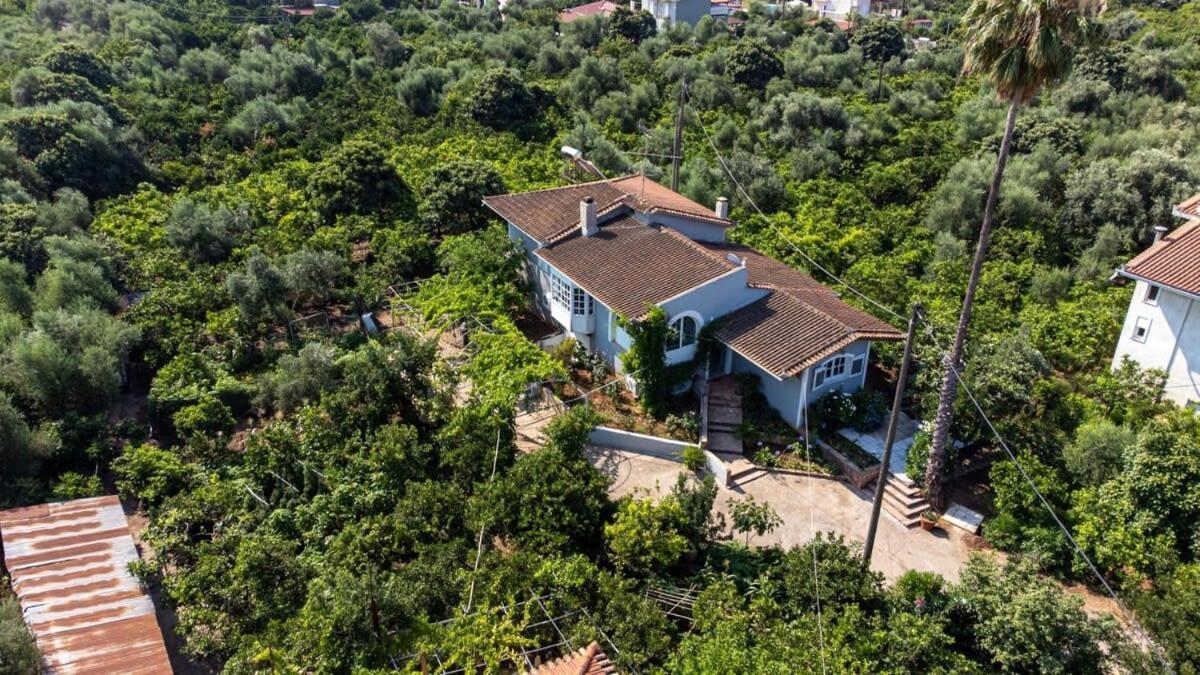 Serene Seaside Bliss - Lush & Secluded Garden Oasis Kalamata Exteriör bild